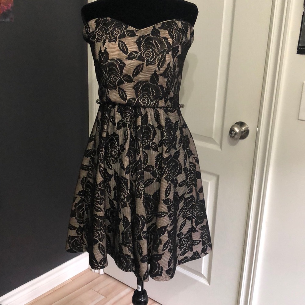 Strapless sweetheart dress